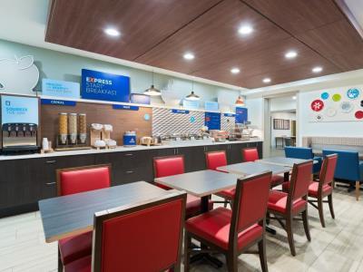 Hotel Express & - Airport East By Ihg