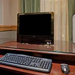 Holiday Inn Express & Suites - Columbus Airport East By Ihg 