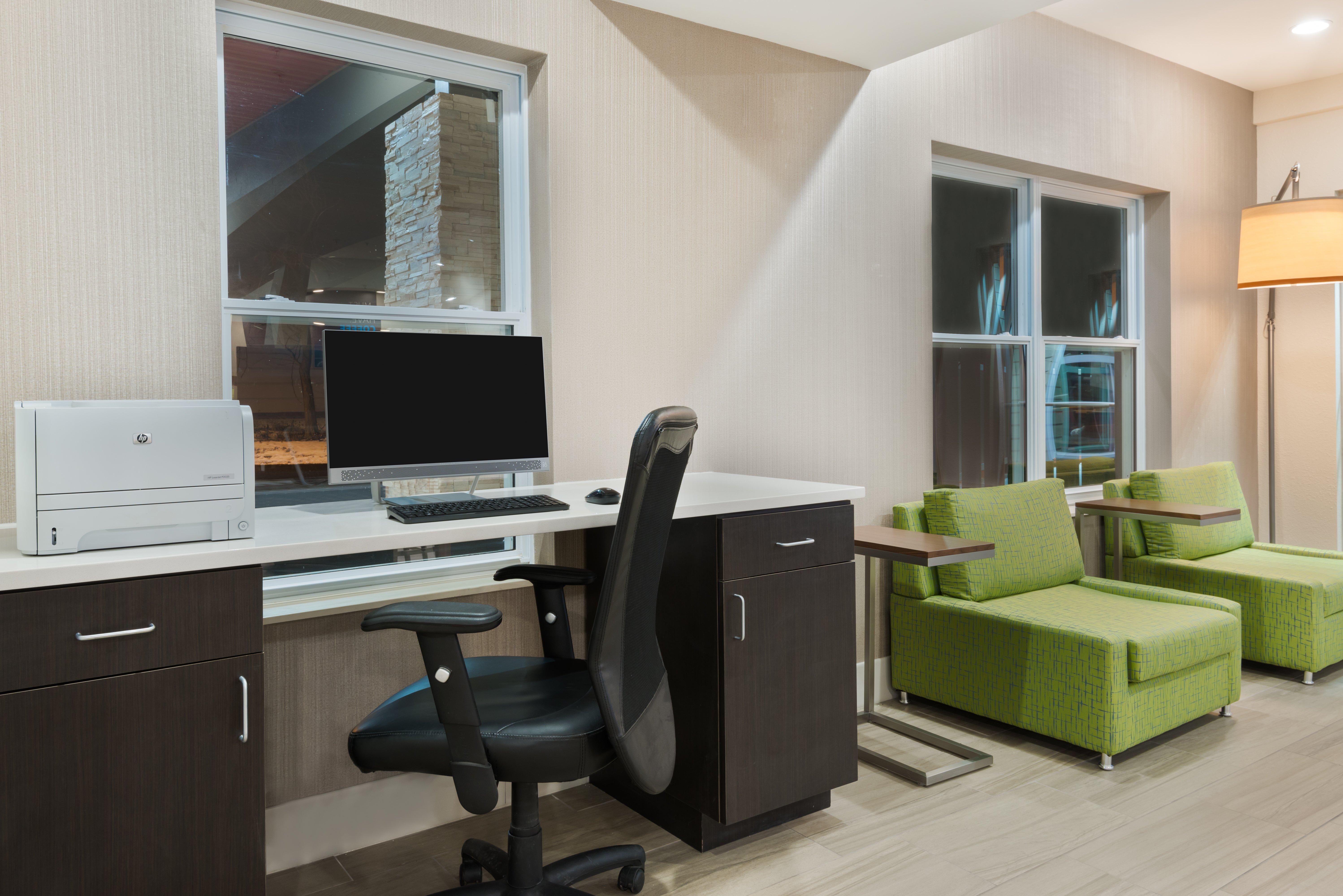Hotel Holiday Express & - Airport East By Ihg 3*